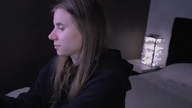 Snapshot of Bella_Alita chatting on October 11, 2025, 8:29 pm Bella Alita online show from October 11, 2025, 8:29 pm