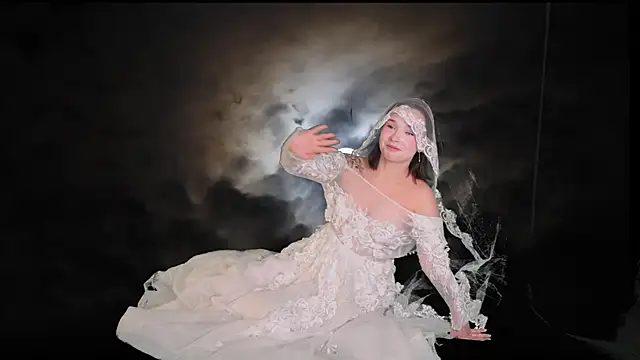 Snapshot of Bella_Alita chatting on October 31, 2025, 8:10 pm Bella Alita online show from October 31, 2025, 8:10 pm