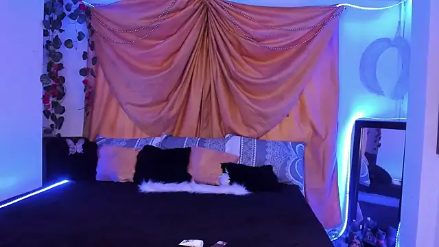 Snapshot of Ethan_Boyy chatting on October 14, 2025, 10:21 pm Ethan Boyy online show from October 14, 2025, 10:21 pm