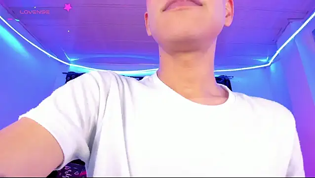 Ethan Boyy online show from May 11, 2026, 11:57 pm