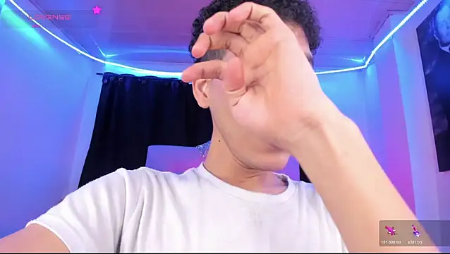 Ethan Boyy online show from June 18, 2026, 4:33 pm
