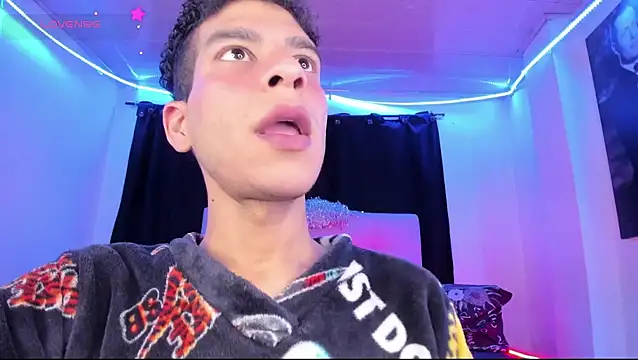 Ethan Boyy online show from June 19, 2026, 6:01 pm