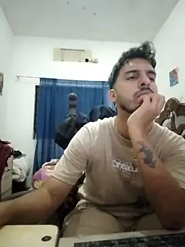 Snapshot of alejo5288 chatting on October 18, 2025, 6:16 am alejo5288 online show from October 18, 2025, 6:16 am