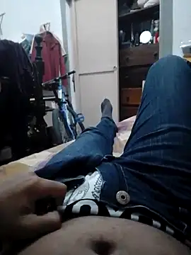 Snapshot of alejo5288 chatting on October 23, 2025, 3:28 am alejo5288 online show from October 23, 2025, 3:28 am