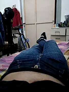 Snapshot of alejo5288 chatting on October 24, 2025, 2:41 am alejo5288 online show from October 24, 2025, 2:41 am