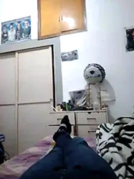 Snapshot of alejo5288 chatting on October 27, 2025, 2:15 am alejo5288 online show from October 27, 2025, 2:15 am