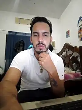 Snapshot of alejo5288 chatting on October 28, 2025, 1:20 am alejo5288 online show from October 28, 2025, 1:20 am