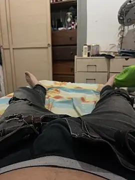 alejo5288 online show from March 19, 2026, 4:22 pm