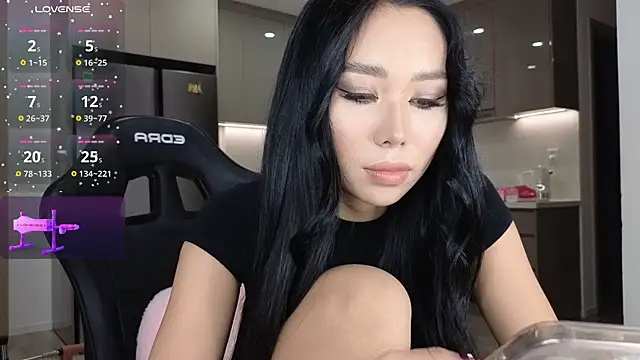 Snapshot of asianqueeny chatting on October 27, 2025, 4:11 pm asianqueeny online show from October 27, 2025, 4:11 pm