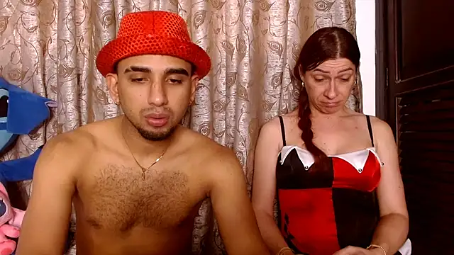 sweethoneytsx online show from November 3, 2025, 9:16 pm