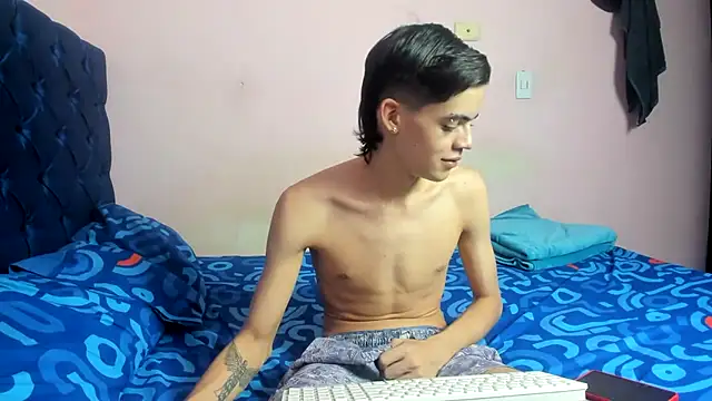 Latinos 2001 online show from February 27, 2026, 4:51 pm