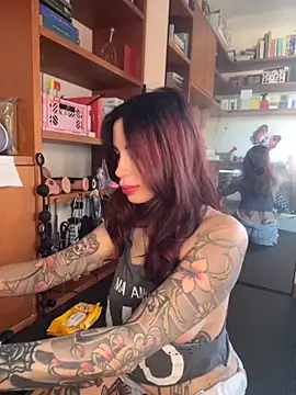 Dancing wmyselF  online show from October 7, 2025, 7:27 am