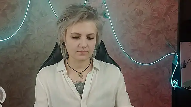 EvaBrownie online show from January 27, 2025, 2:46 pm