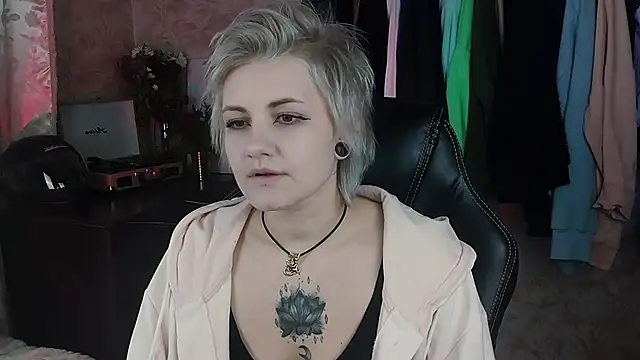 EvaBrownie online show from January 29, 2025, 11:51 am
