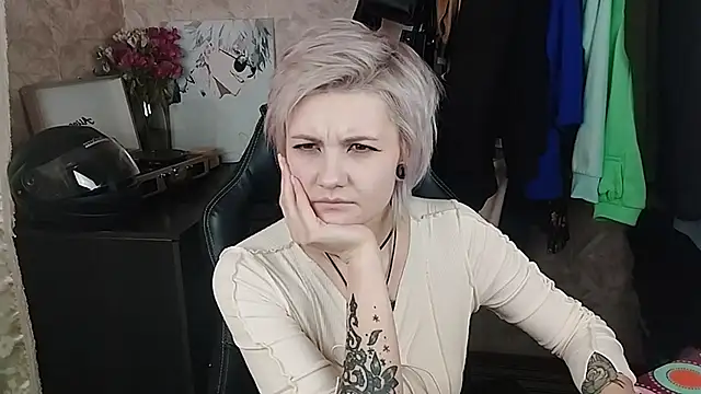 EvaBrownie online show from February 21, 2025, 12:28 pm
