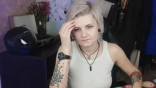 EvaBrownie online show from February 24, 2025, 3:20 pm