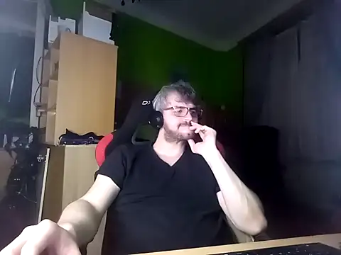 Snapshot of stary-w-kalesonach chatting on February 9, 2025, 10:11 pm stary-w-kalesonach online show from February 9, 2025, 10:11 pm