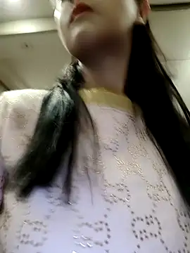 lilandi0521 online show from February 19, 2025, 3:16 pm