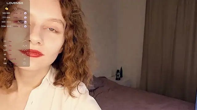 Snapshot of Leya_Curly chatting on February 2, 2025, 1:52 pm Leya Curly online show from February 2, 2025, 1:52 pm
