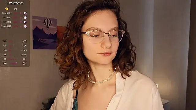 Snapshot of Leya_Curly chatting on February 15, 2025, 10:00 am Leya Curly online show from February 15, 2025, 10:00 am