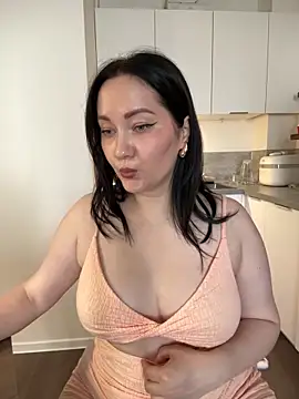 Snapshot of Kiss_My_Body chatting on May 10, 2026, 8:52 am Kiss My Body online show from May 10, 2026, 8:52 am