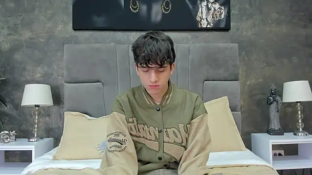 bruce hans online show from December 2, 2025, 11:48 am