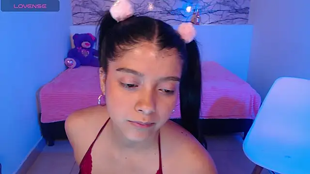 Snapshot of IslaBlaze chatting on February 7, 2025, 2:58 pm IslaBlaze online show from February 7, 2025, 2:58 pm