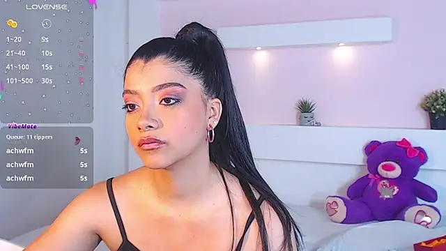 Snapshot of IslaBlaze chatting on February 15, 2025, 10:00 am IslaBlaze online show from February 15, 2025, 10:00 am