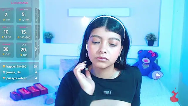 Snapshot of IslaBlaze chatting on March 13, 2025, 3:39 pm IslaBlaze online show from March 13, 2025, 3:39 pm