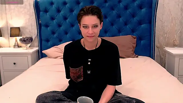 via mayer  online show from November 18, 2025, 3:12 am