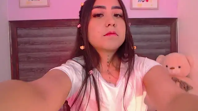 AdaaMillan online show from March 5, 2026, 9:22 pm