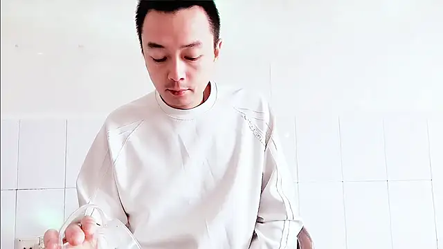 Snapshot of swg176 chatting on October 11, 2025, 6:23 am swg176 online show from October 11, 2025, 6:23 am