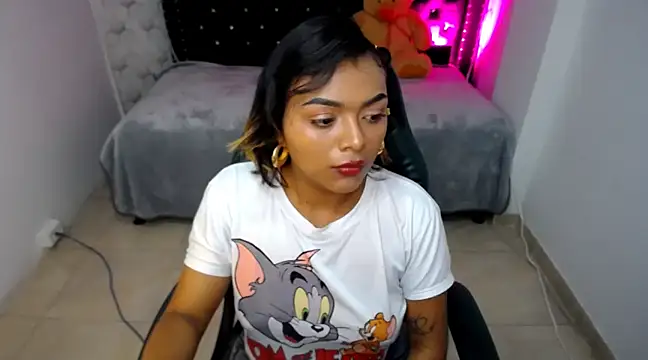madelein m online show from March 20, 2025, 1:04 pm