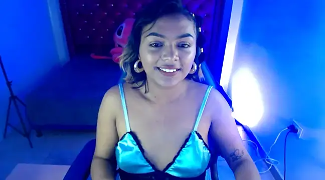 madelein m online show from March 20, 2025, 7:35 pm