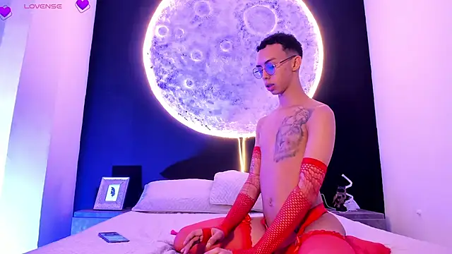 EthaanCox online show from February 4, 2025, 8:28 pm