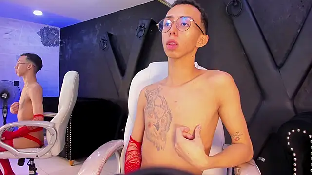 EthaanCox online show from February 5, 2025, 5:52 am