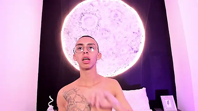 EthaanCox online show from March 1, 2025, 2:15 am