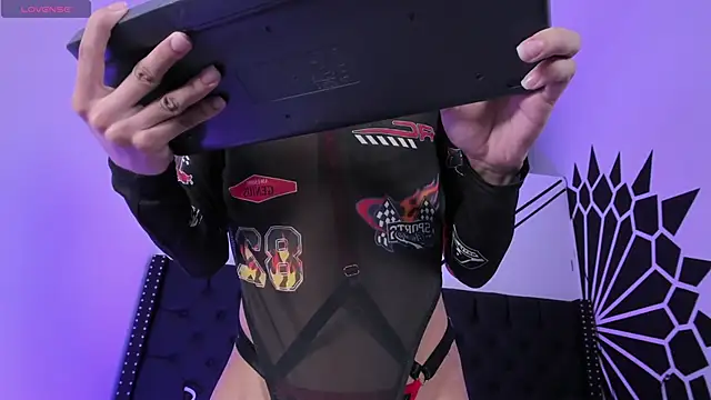 EthaanCox online show from October 16, 2025, 10:00 pm