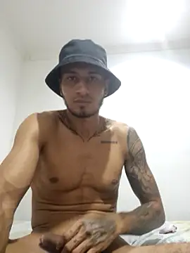 Snapshot of DrakeVega chatting on January 19, 2025, 11:43 pm DrakeVega online show from January 19, 2025, 11:43 pm
