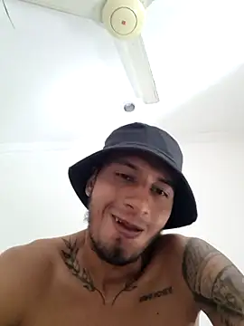 Snapshot of DrakeVega chatting on January 28, 2025, 6:17 pm DrakeVega online show from January 28, 2025, 6:17 pm