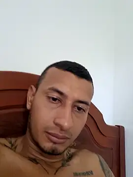 Snapshot of DrakeVega chatting on February 16, 2025, 8:00 pm DrakeVega online show from February 16, 2025, 8:00 pm