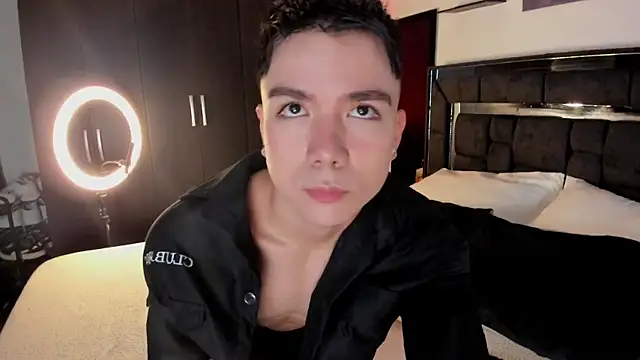 alanblack1 online show from March 2, 2026, 1:18 pm