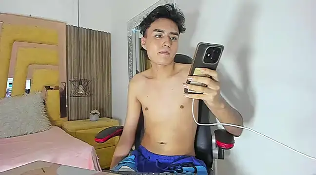 AiddenScott online show from January 22, 2025, 10:29 am