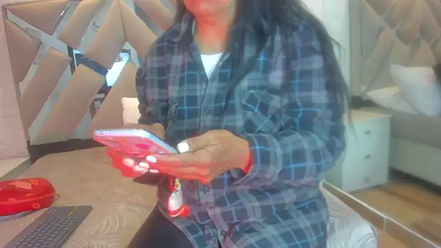 Snapshot of raquell_moore chatting on February 3, 2025, 7:07 am raquell moore online show from February 3, 2025, 7:07 am