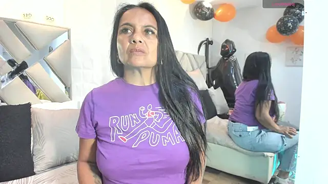 Snapshot of raquell_moore chatting on October 15, 2025, 12:11 am raquell moore online show from October 15, 2025, 12:11 am