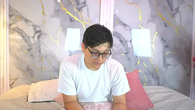 vanilla hot online show from October 13, 2025, 7:36 pm