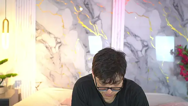 vanilla hot online show from October 18, 2025, 1:34 pm