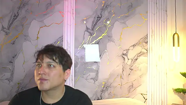 vanilla hot online show from November 19, 2025, 1:33 pm