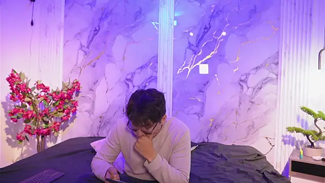 vanilla hot online show from December 20, 2025, 8:49 pm