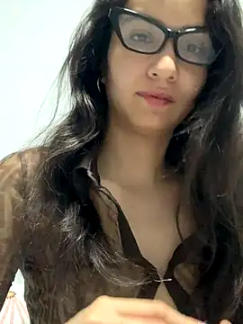 Snapshot of Bella_still chatting on September 26, 2025, 12:53 pm Bella still online show from September 26, 2025, 12:53 pm